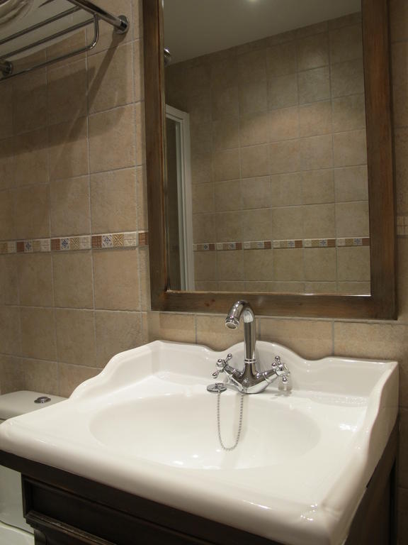 Apartamentos Casa Espanol Брото Экстерьер фото